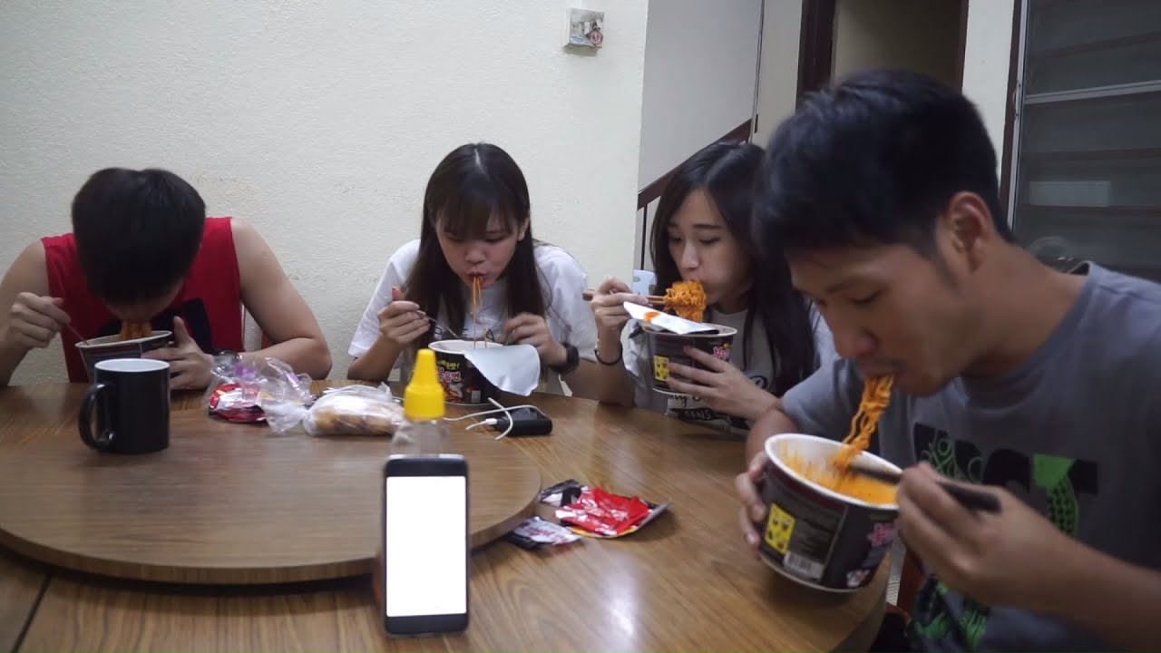 韩国辣杯面比赛 (DENNIS, 杨宝贝, 常勇, 舒森)