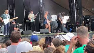 Beach Bunny live. Cloud 9. Minnesota Yacht Club Festival, St. Paul, Minnesota. 7/20/2025