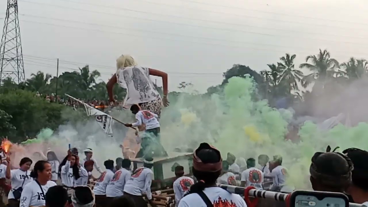 Ogoh ogoh rambut putih