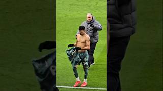 Dominic Solanke The Spurs Striker Gives His Shirt Away To Fan In Away End Fulham 2-0 Tottenham