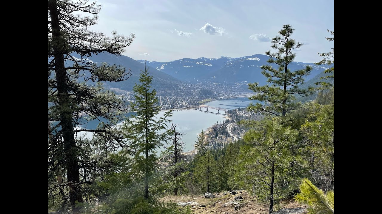 Lyon's Bluff Hiking Trail