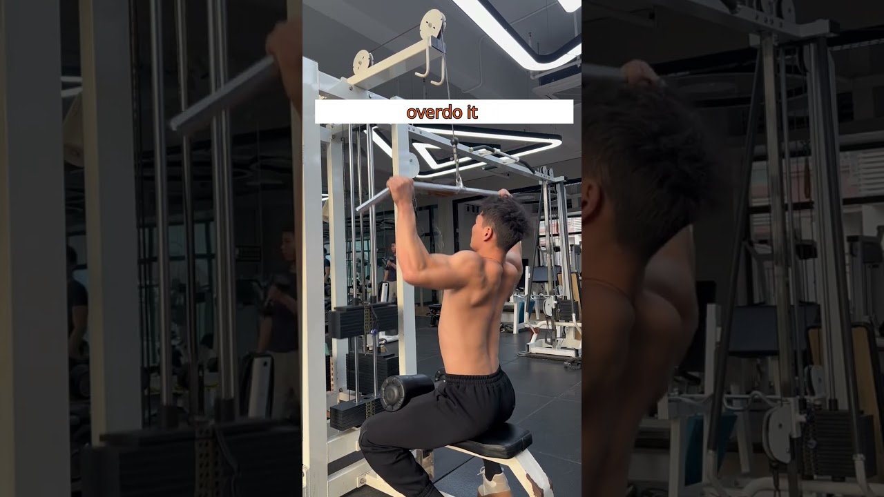 Stop Hurting Your Lower Back! The Right Way to Lat Pulldown