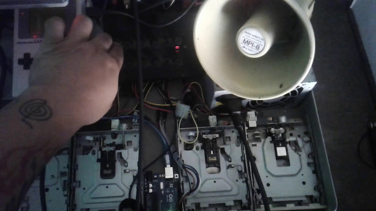 Nevo Cyberpunk Dubstep ! Floppy disk + Arduino uno + Gameboy YouTube