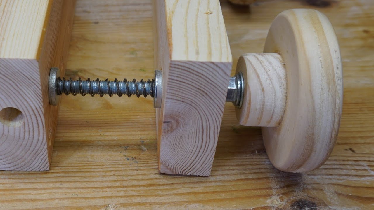 منجلة أو ملزمة متحركة وقوية جدا لجميع الأسعمالات