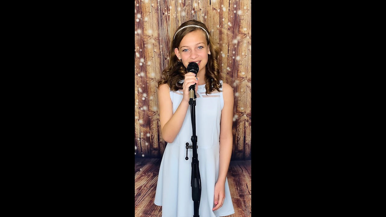 Liliana Tani (𝓛𝓾𝓵𝓾) sings for Live Daybreak Virtual Open Mic Night