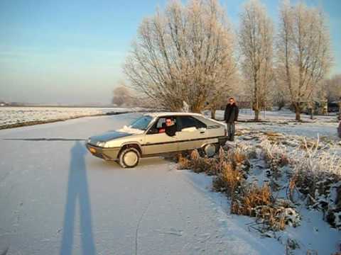 Citroen BX op het ijs