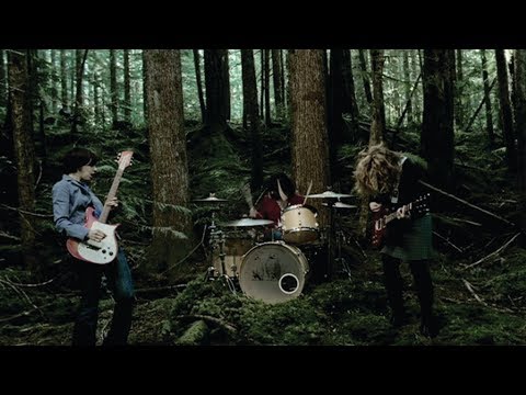 Sleater-Kinney - Entertain (OFFICIAL VIDEO)