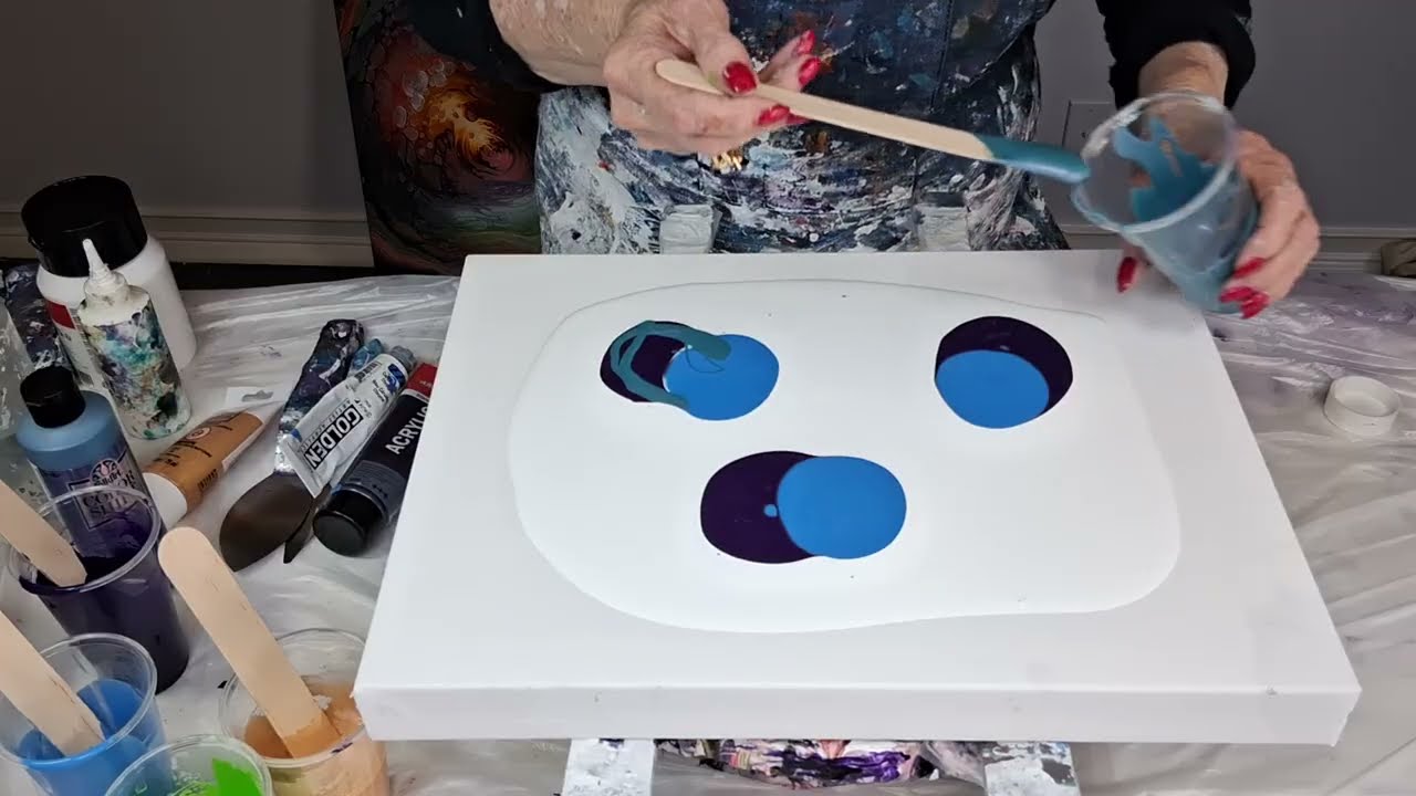 413 How I mix my paint and a quick pour~acrylicpour fluidpour fluidart abstract swipe