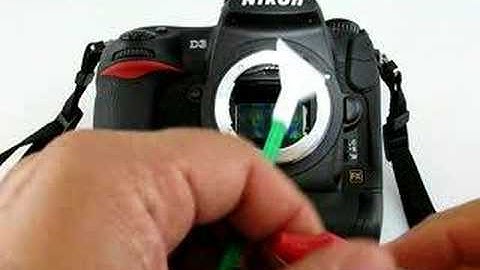 Nikon D3 sensor cleaning using Vswab from VisibleDust
