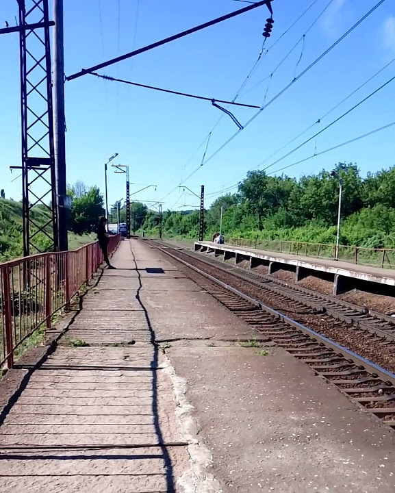 Электричка прибывает на нашу ж/д станцию #электричка #электропоезд # ...