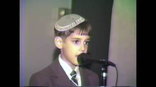 Ari Goldwag (Age 8) - Keil Hakovod chords