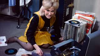 Dusty Springfield &quot;Mixed Up Girl&quot; (loop)