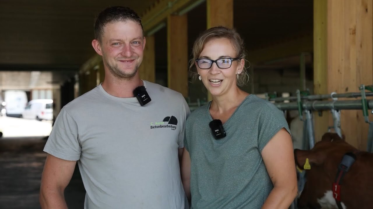 Familie Aerne baute den Stall aus eigenem Holz