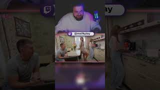 СПАЛИЛА СВОЙ... ПРЯМО НА ШОУ #shortsfunny #бедность #шортс #comedy  #twitch