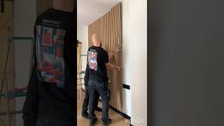 Montaż Lameli Na Ścianie Żacjawnętrz