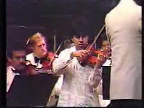 Tchaikovsky violin concerto. Young-Erasmo Capilla(part2)