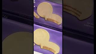 Milka White Chocolate Wafers Circles Cookie