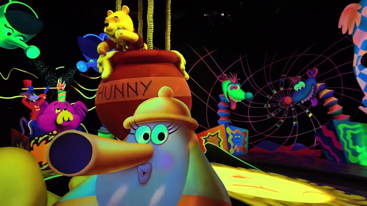 The Many Adventures of Winnie the Pooh - POV Disneyland 