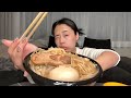 真夜中に油まみれのラーメンむさぼる 真夜中に油まみれのラーメンむさぼる
