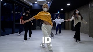 ITZY - iD | SOLAR Choreography Resimi