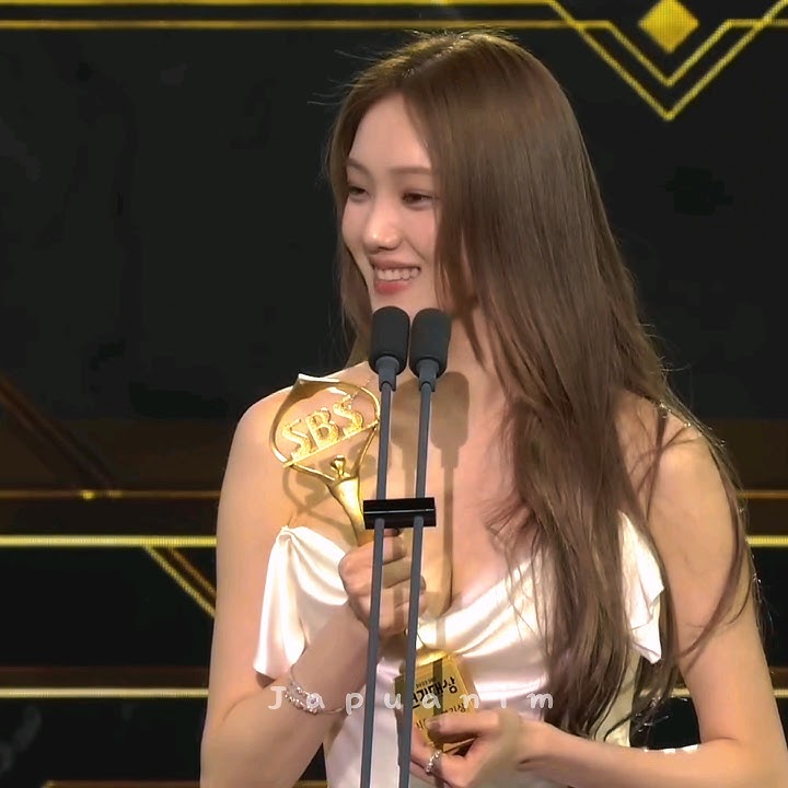 Proud Co-star #drromantics3 #leesungkyung #ahnhyoseop #sbsdramaawards2023 #kdrama #japuanim