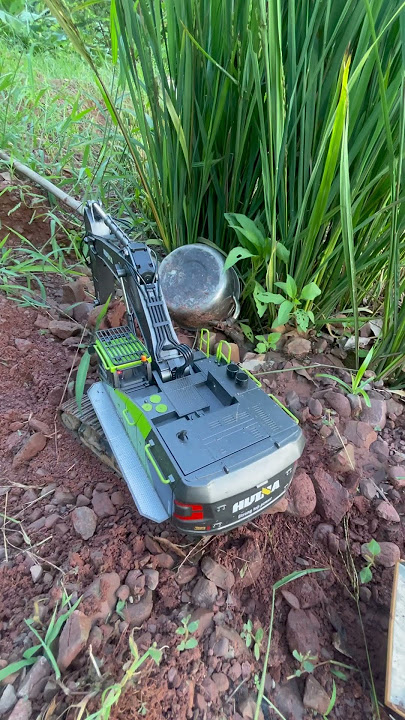 Múc dính hàng rồi ae #mrbeast #xecuocmini #excavator #xcavator