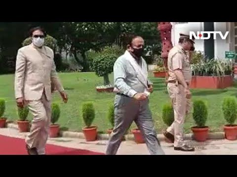 Video: BJP Leader, Upset Over Seating, Leaves Delhi Lt Governors Oath - NDTV