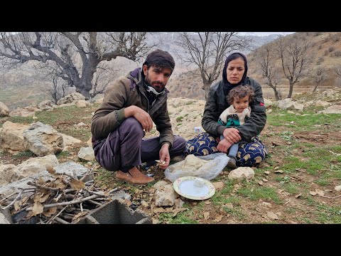 Nomadic life: After a day's work, Mersad buys food for her family and pays her debt with her salary.