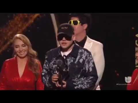 Shakira & Bizarrap ganan Canción del Año (Premios Lo Nuestro 2024)