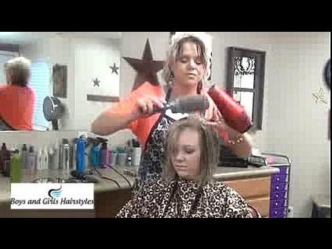 (short-hairstyles)-and-haircuts-for-round-faces-tutorial