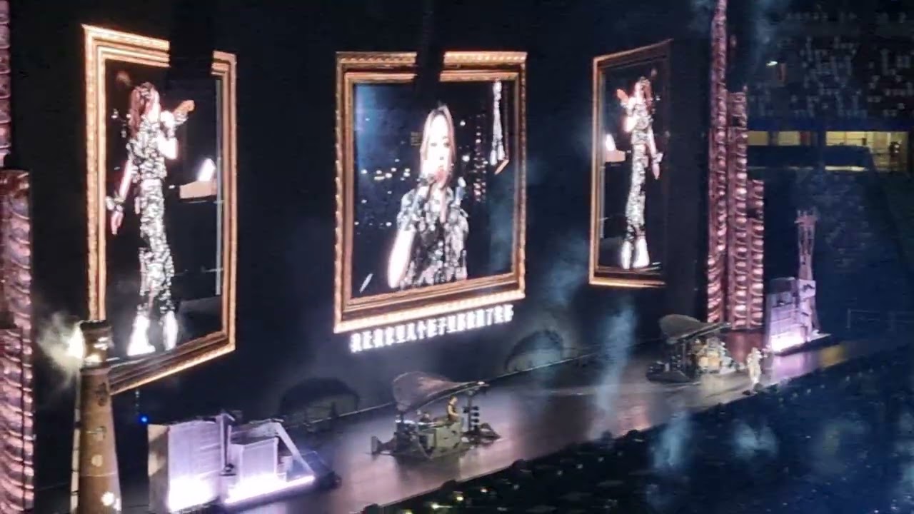 在 YouTube 上觀看「G.E.M.鄧紫棋 - 孤獨 I AM GLORIA 世界巡回演唱會新加坡站 I AM GLORIA 2025 WORLD TOUR SINGAPORE」 在 YouTube 上觀看「G.E.M.鄧紫棋 - 孤獨 I AM GLORIA 世界巡回演唱會新加坡站 I AM GLORIA 2025 WORLD TOUR SINGAPORE」