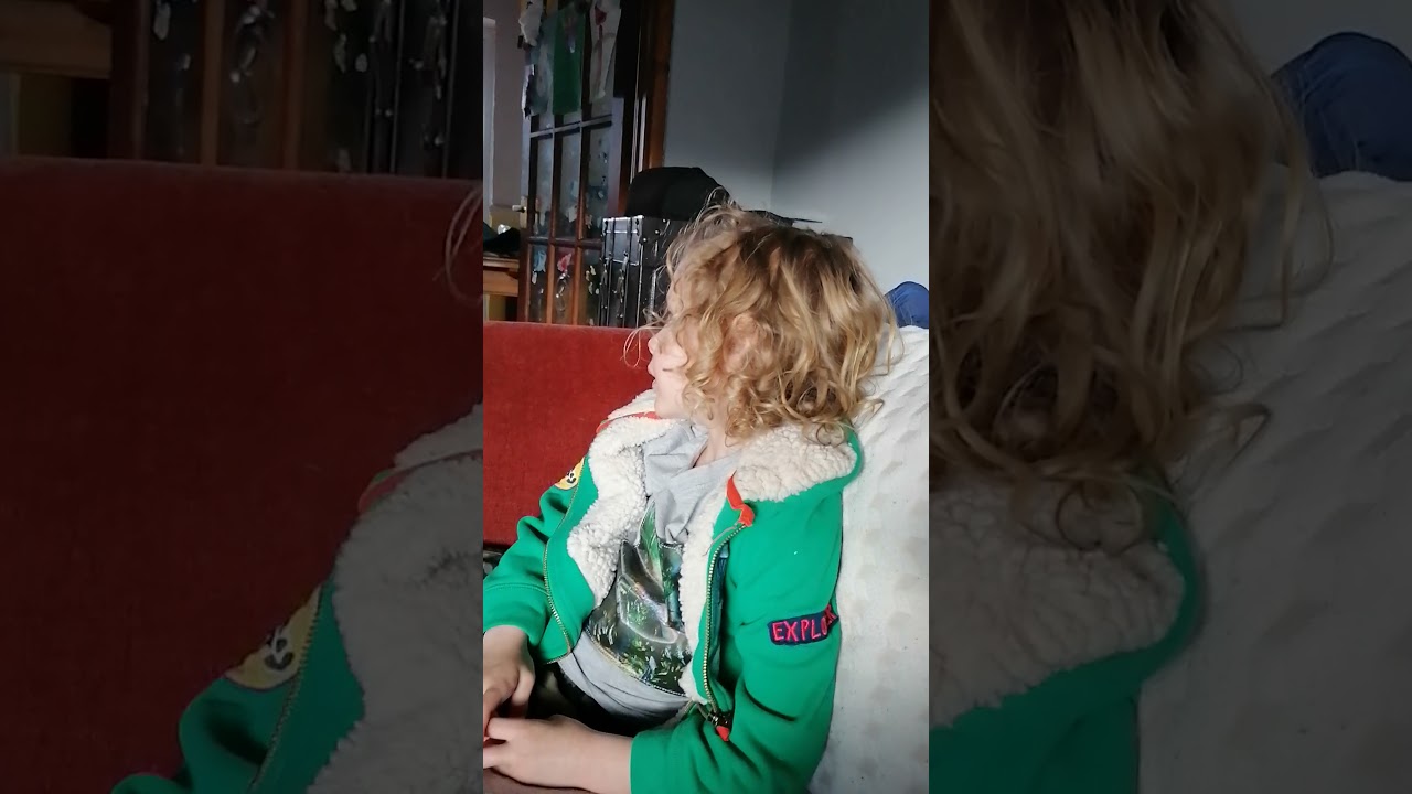 Ben sings Dear Old Stan