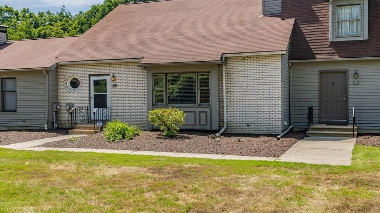 419 Southwick Rd L50, Westfield, MA by Lesley Lambert Living in