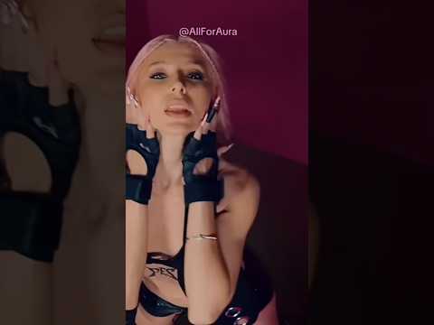 Suzyy 🩷⚡  #aura #girlband #keşfet #ytdayibenionecikarnolur #keşfetbeniöneçıkar #aurora #edit