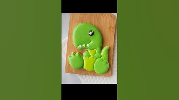 Baby T-Rex cookie tutorial decorated with royal icing #cookiedecorating #royalicing #cookietutorial