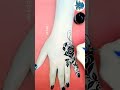 تعليم النقش الأسود Teaching Black Henna With A Feather 