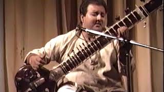 Download Lagu Ustad Shujaat Khan \u0026 Enayet Hussain Khan Raga:  Yeman Kalyan 1 of 2 MP3