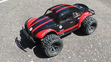 Traxxas Slash 4x4 Ultimate VW BAJA Bug body and 2,8" Proline Trenchers
