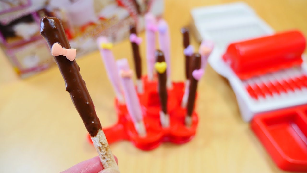 Toy that makes bread stick パンdeスティックル | MosoGourmet 妄想グルメ