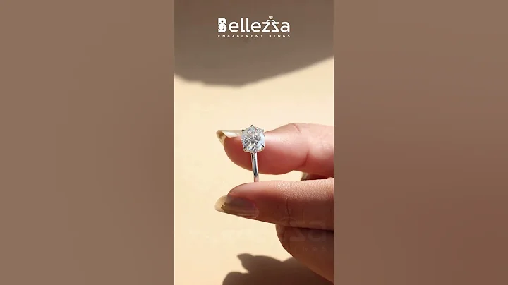 Looking for a unique twist on elegance? 💍✨ East-West oval rings redefine timeless beauty! 💎😍