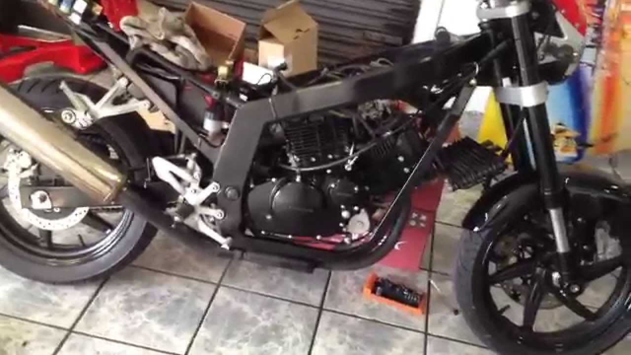 Kasinski Comet GT 250 - trocando as bobinas de ignição