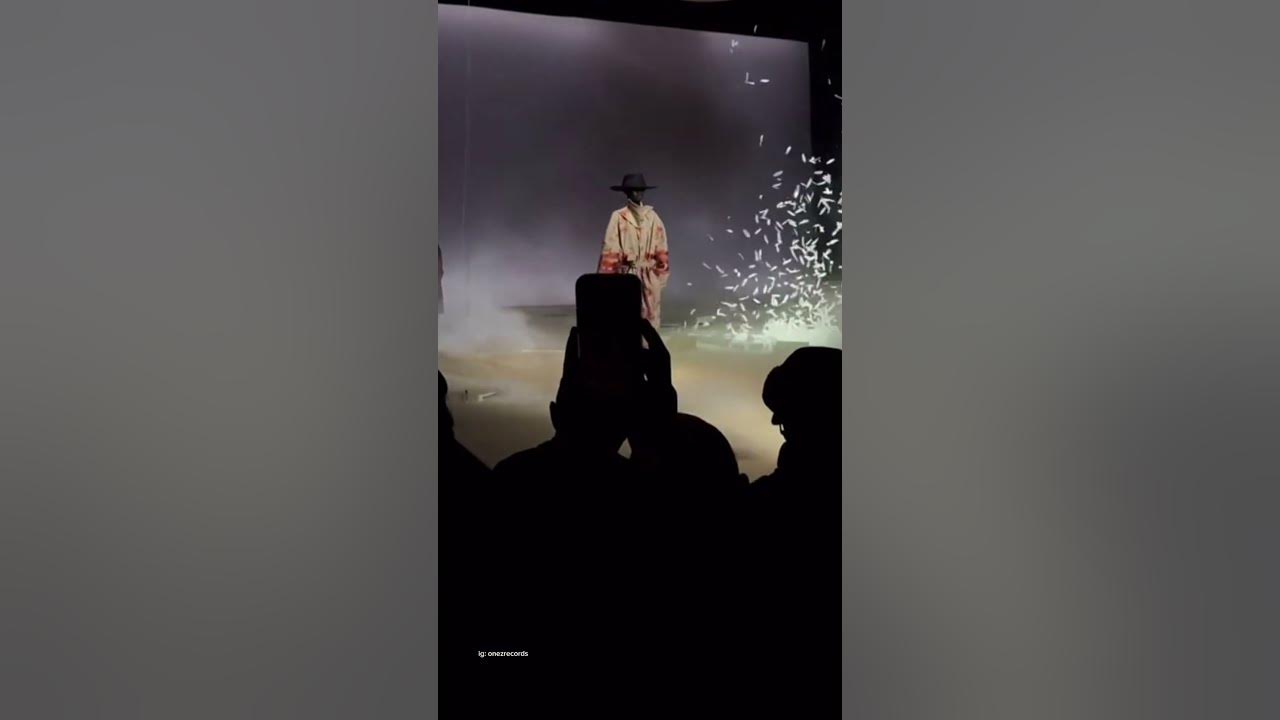 Fuerza regida New song in París fashion week (con esos ojos) #onezmusicmx #onezrecords