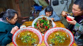 Crazy Spicy and Delicious Duck Blood & Intestines | Traditional Rural Life