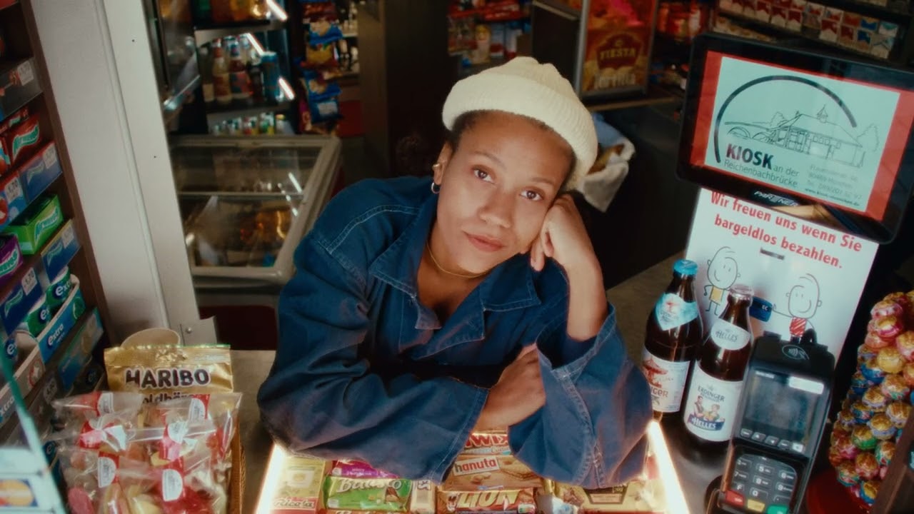 Смотреть «Ami Warning - Wie lang» на YouTube Смотреть «Ami Warning - Wie lang» на YouTube