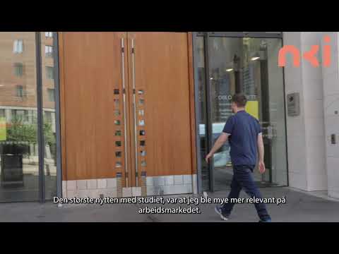 Video: Moore Advarer Mot Saksbehandler