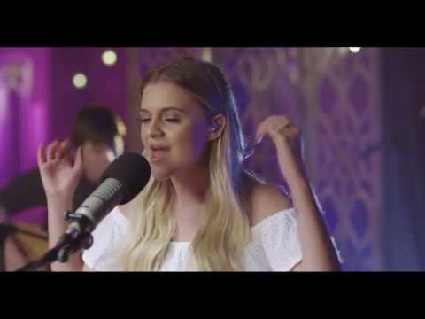 Kelsea Ballerini | Legends (Acoustic)
