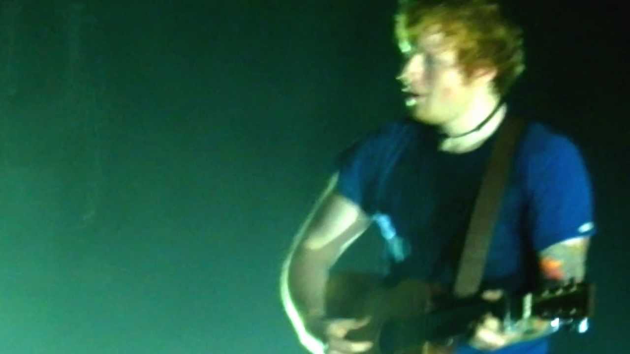 Little Things by Ed Sheeran (live @Paris)