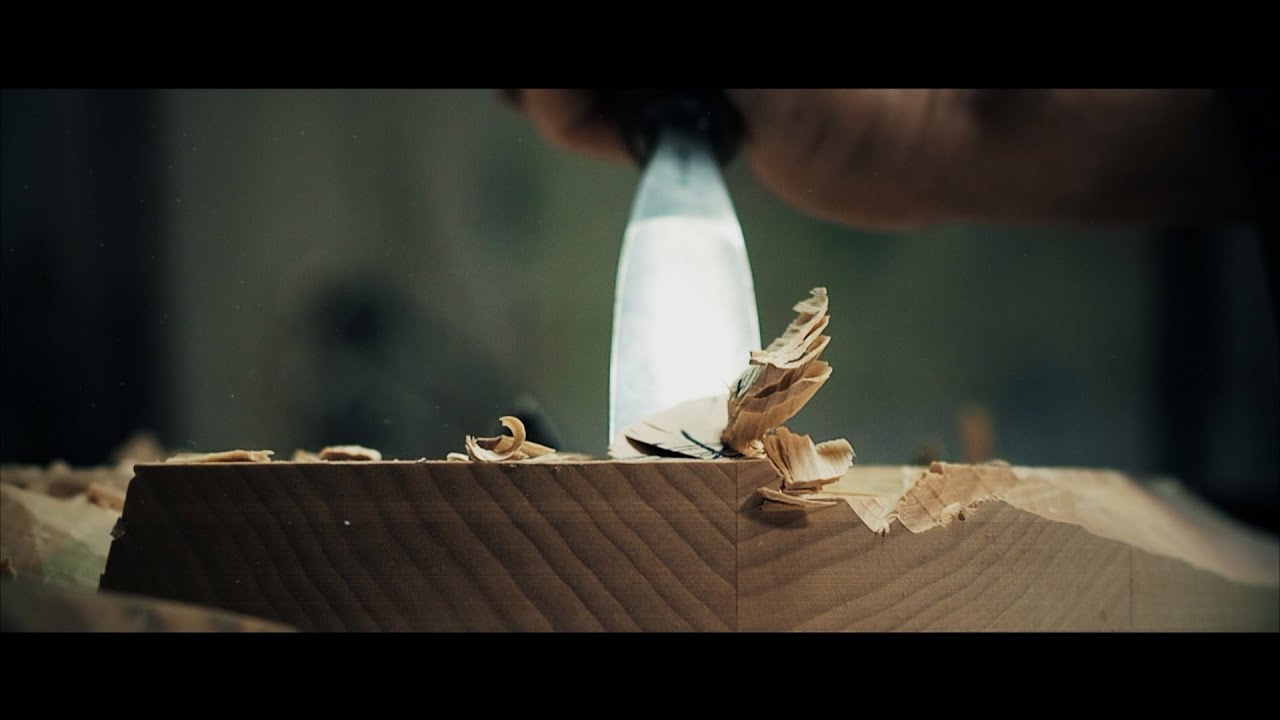 Holzbildhauerin Ilona Schlupeck in  