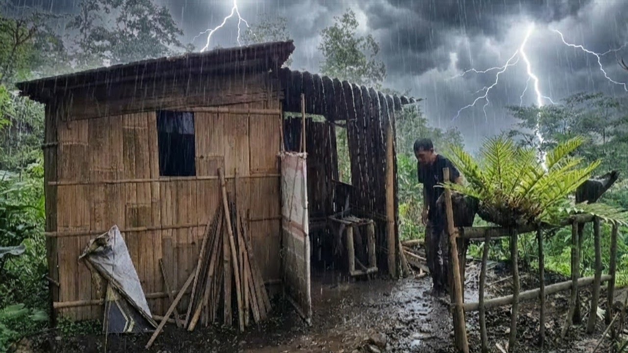 Camping During Heavy Rain and Thunderstorms ‼️Take Shelter in a Cozy ...