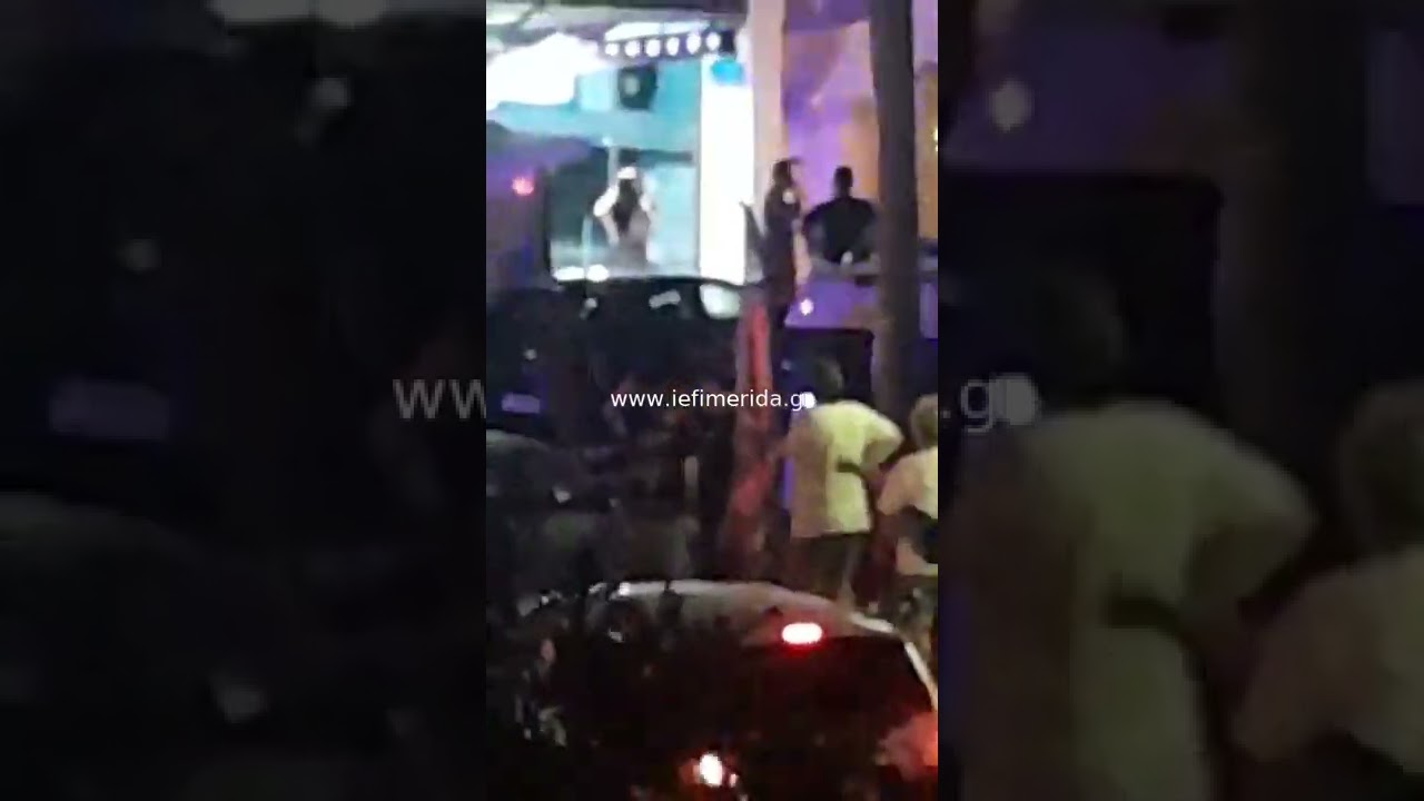 iefimerida.gr: Ασθενοφόρο καταφθάνει στο σημείο των πυροβολισμών